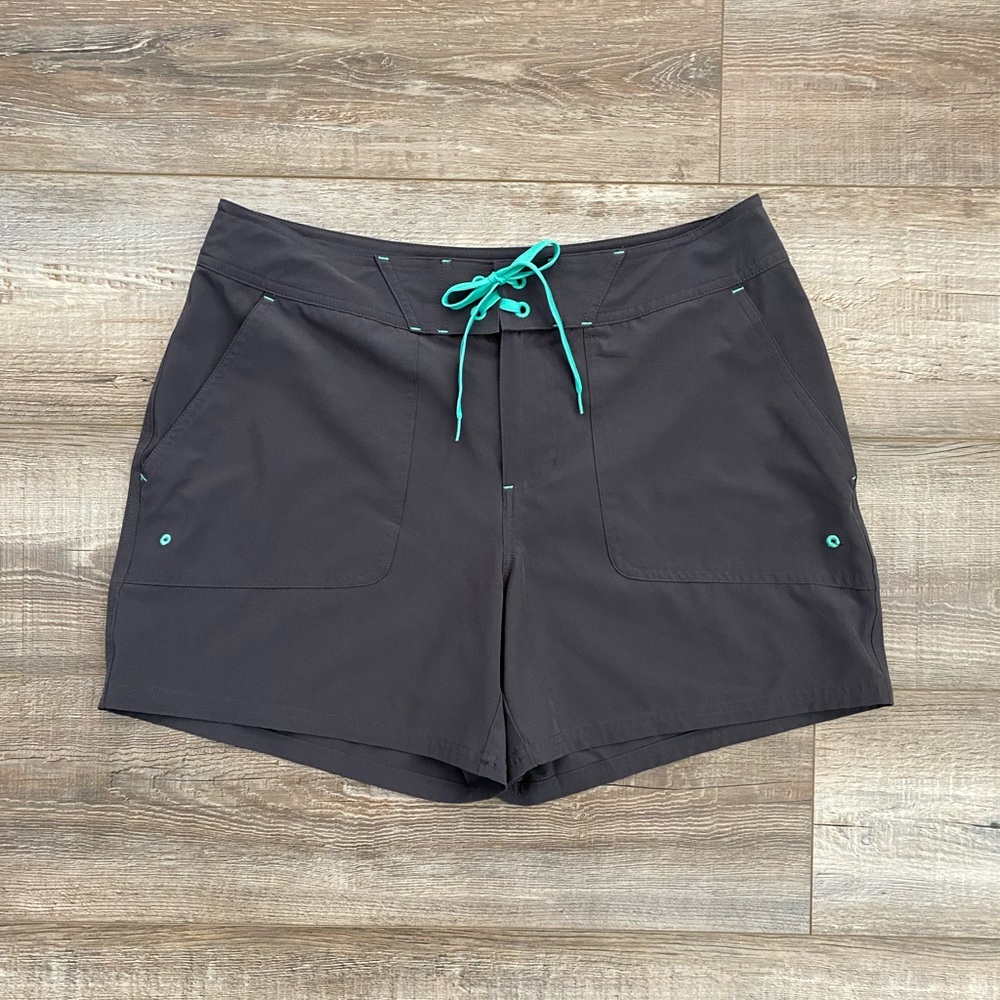 LL Bean 10 Gray Hiking Outdoor Water Shorts Flat Front